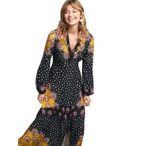green nautical guipure maxi dress Off-White Nautical Guipure Long Sleeve Midi Dress – FARM Rio main image 0